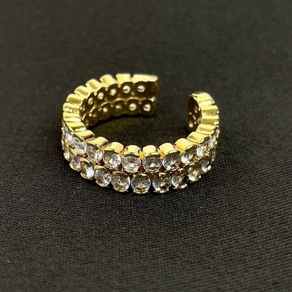 BRAND NEW Gold Plated Cubic Zirconia Wedding Band Ring Size 7 - Picture 1 of 4
